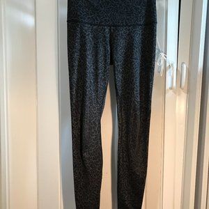 LULEMON HIGH RISE LEGGING NW MED STRETCH BLACK/GRAY COLOR